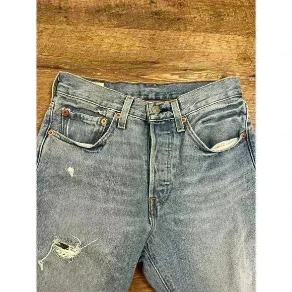 Levi's 501 Button Fly Women's 26X28 Light Blue Wash Denim Jeans Big E Distressed - Picture 2 of 12
